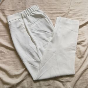 💙3/$25 White pants Uniqlo